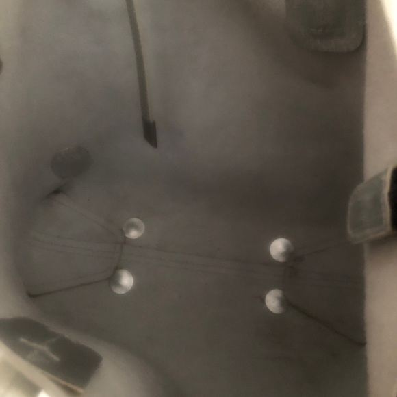 VINCE CAMUTO - EUC Tote Bag - Picture 5 of 13